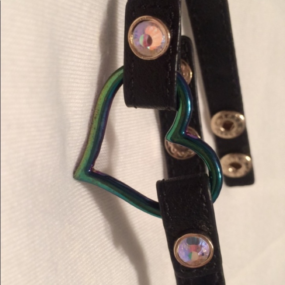 NWOT Betsey Johnson heart choker